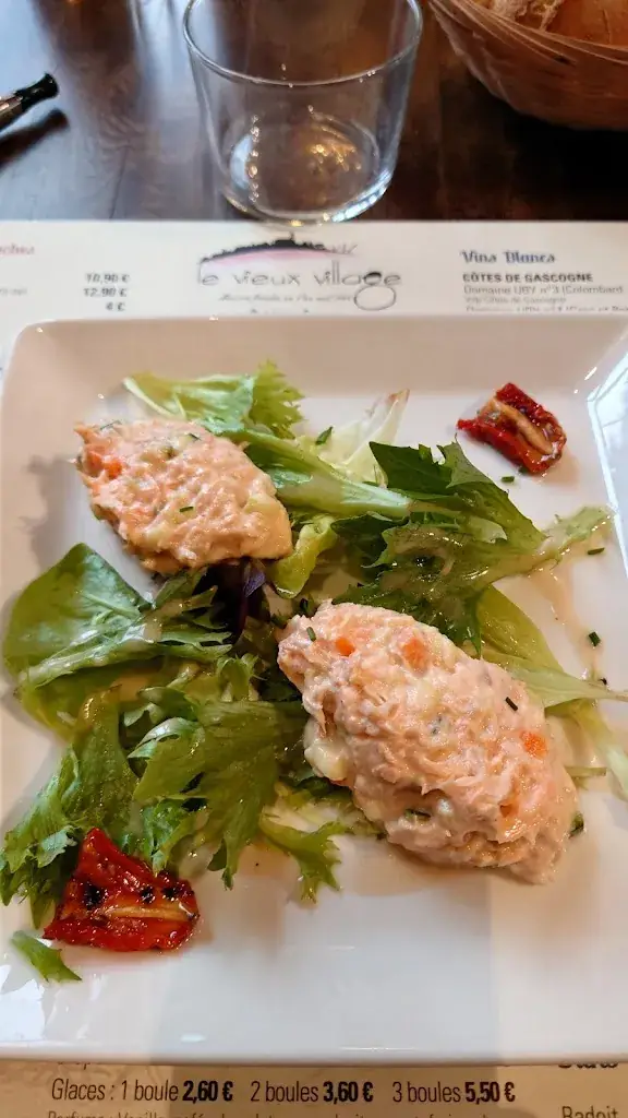 henri lafaysse_Le Vieux Village_Estillac_review