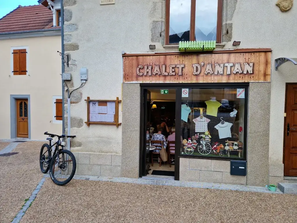 John Yates_Chalet d'Antan_Évaux-les-Bains_review