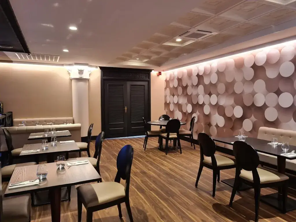 L'Essentiel restaurant in Évaux-les-Bains