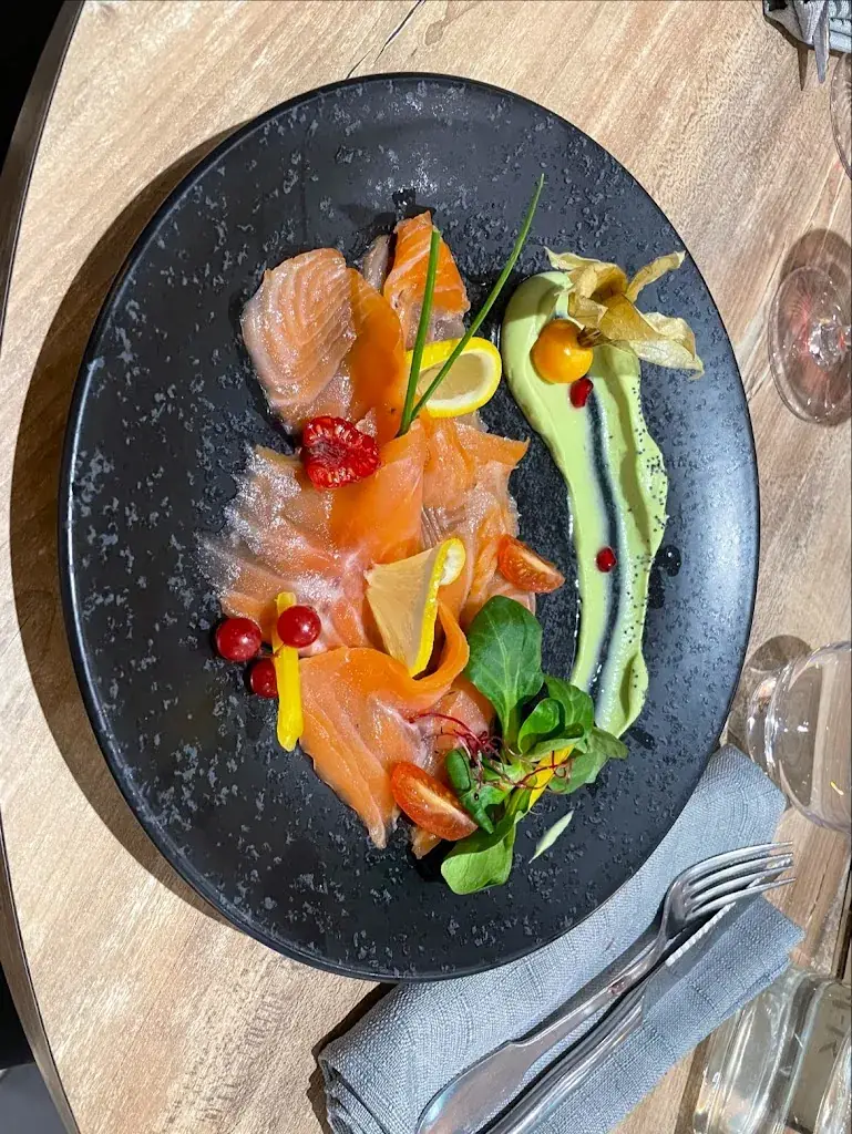 Joe Pickford_Le Damier_Fontanières_review