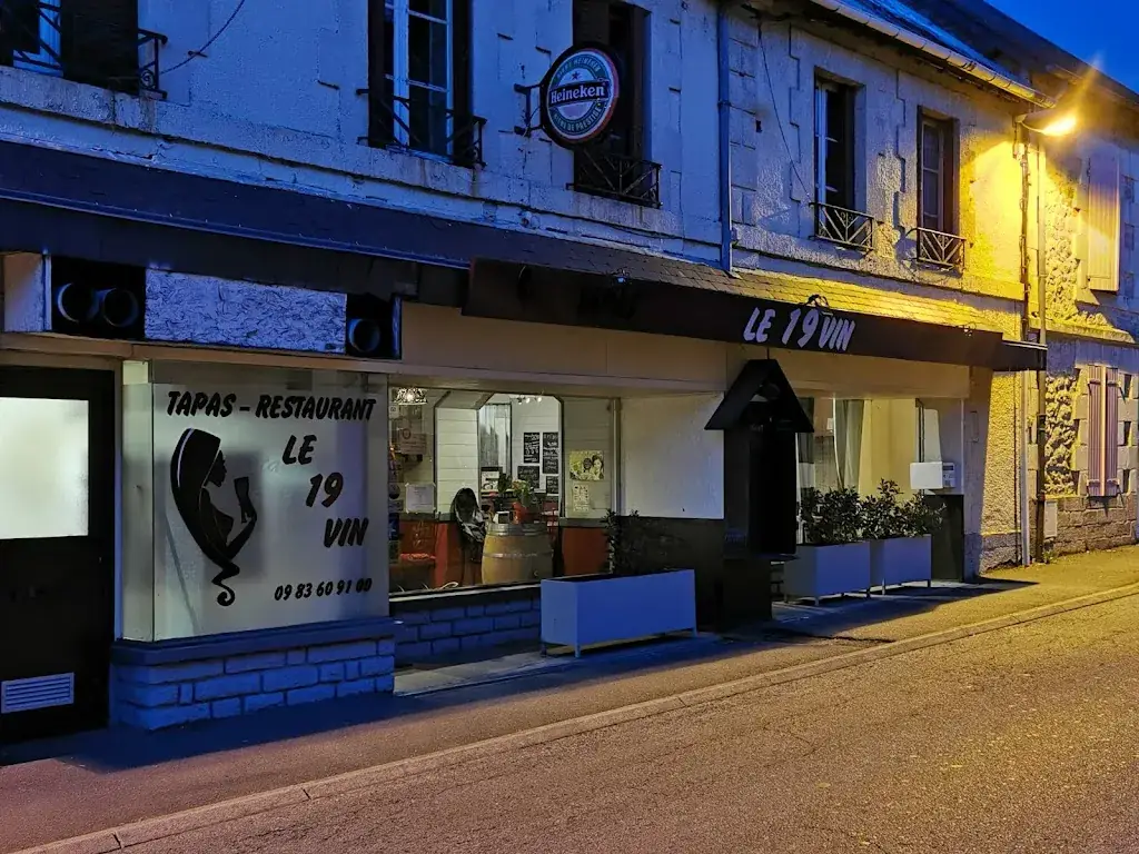 Le 19 Vin restaurant in Égletons