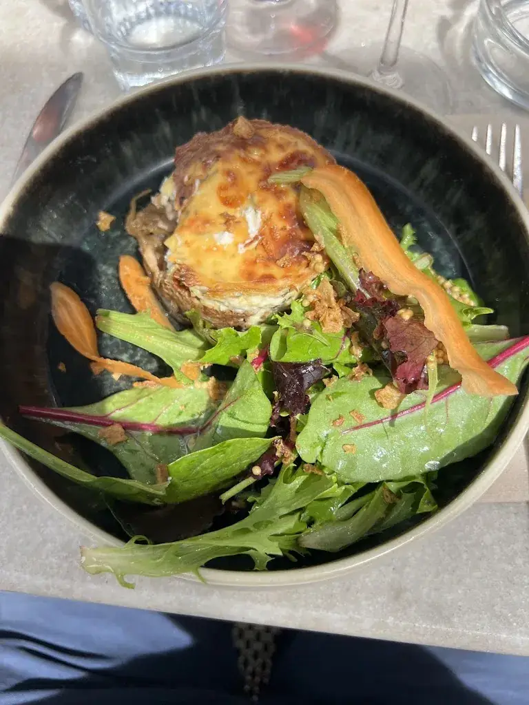 Fr. Xavier_Le Centre B_Eysines_review