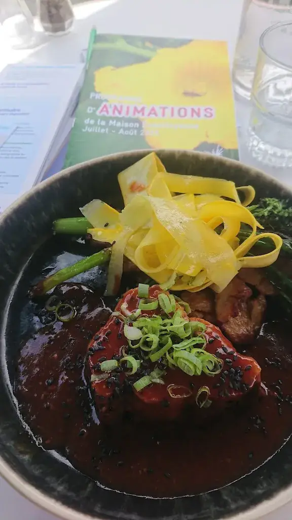 Evelyne Jardin_Le Centre B_Eysines_review