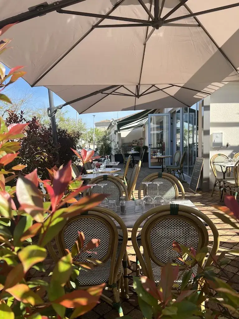 Le Centre B ristorante a Eysines