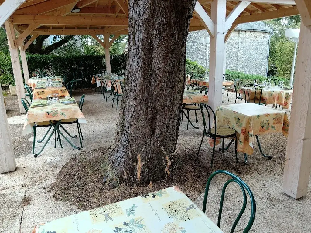 Auberge des Marthres ristorante a Salignac-Eyvigues