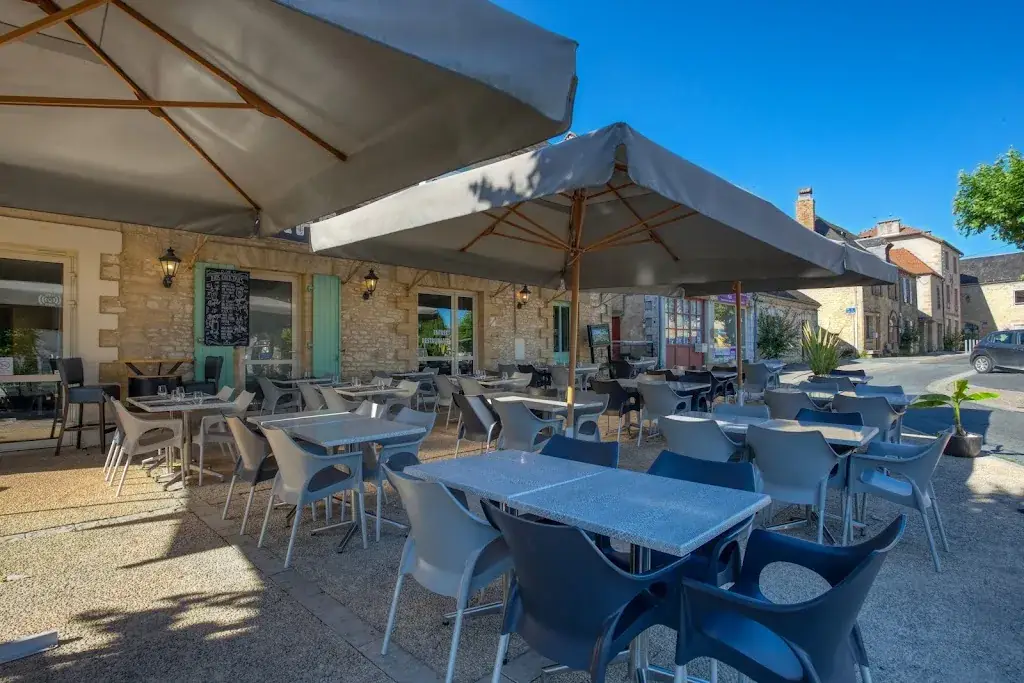 Café de la Place restaurant in Salignac-Eyvigues