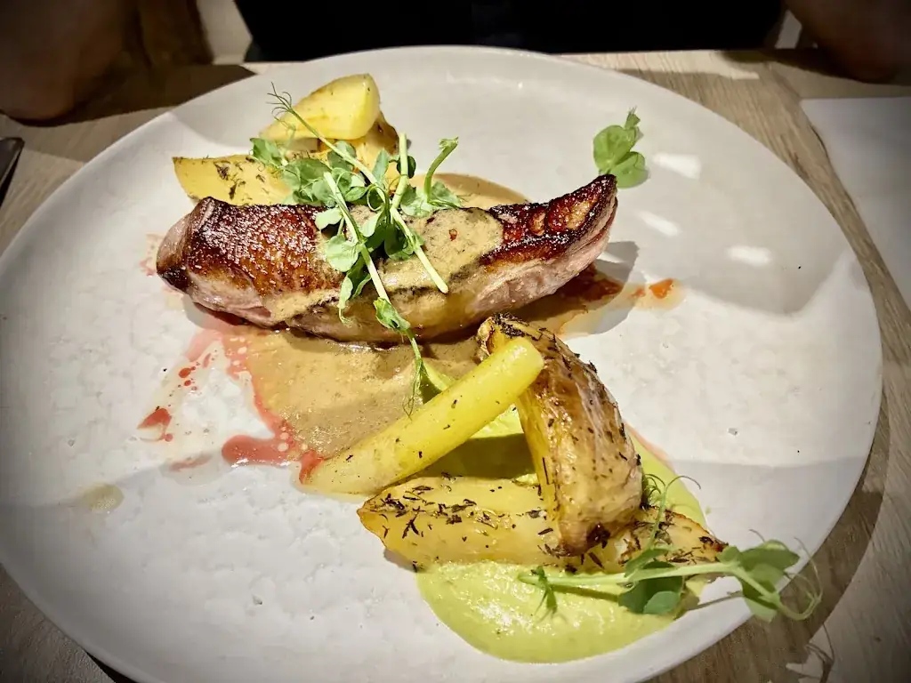 Le Troubadour_Hautefort_slider_image_2