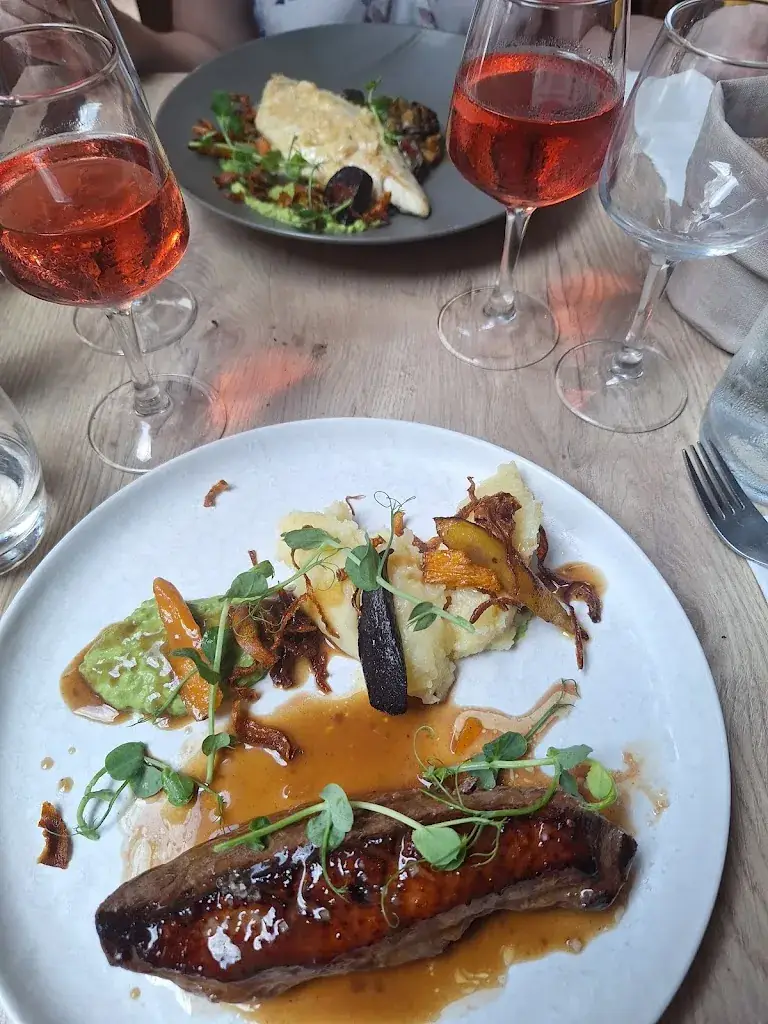 Le Troubadour_Hautefort_slider_image_3