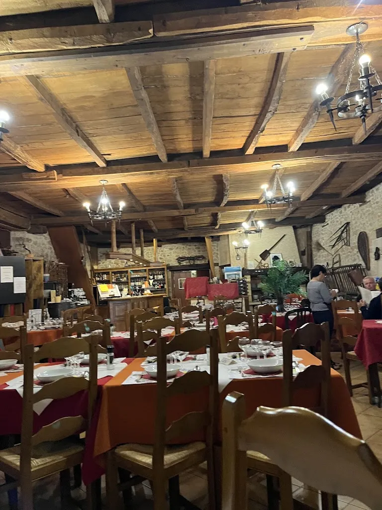 Restaurant Favard-Franca_Cherveix-Cubas_slider_image_3