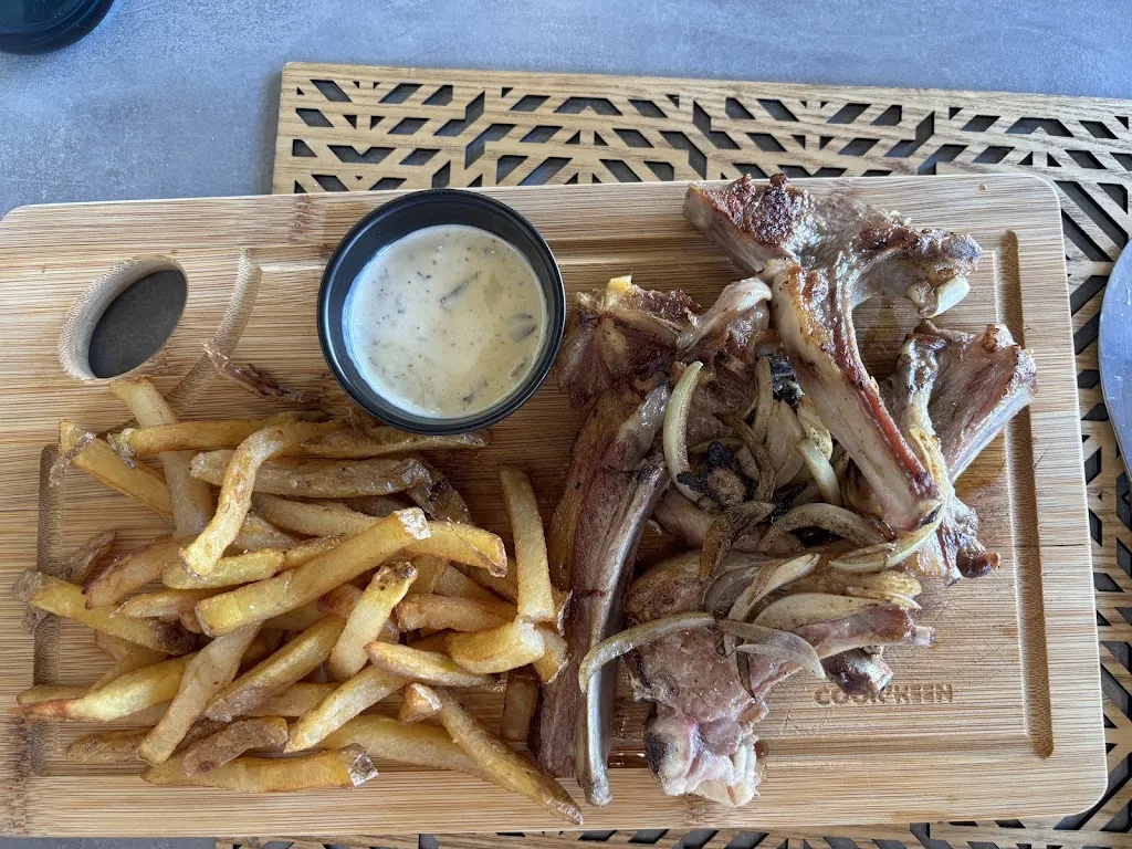 Paul Rogers_Le petit Périgord_Eymet_review