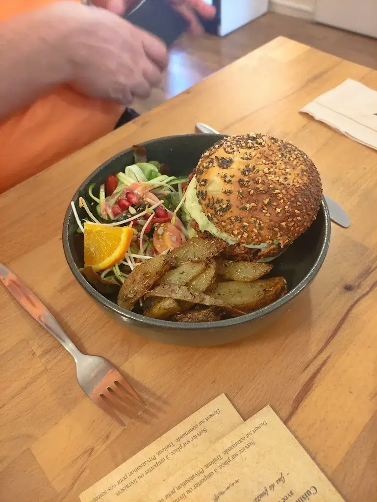 Nicole McGrady_La petite graine_Limoges_review