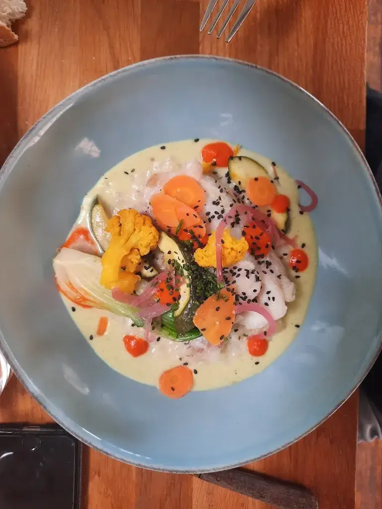 Nadia Stiti_L'arrosoir_Fargues-Saint-Hilaire_review