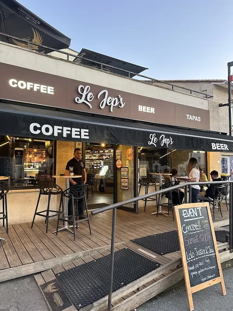 Simon Hourcade_Brasserie 7/7 Tabac Le Jep's coffee beer tapas_Fargues-Saint-Hilaire_review