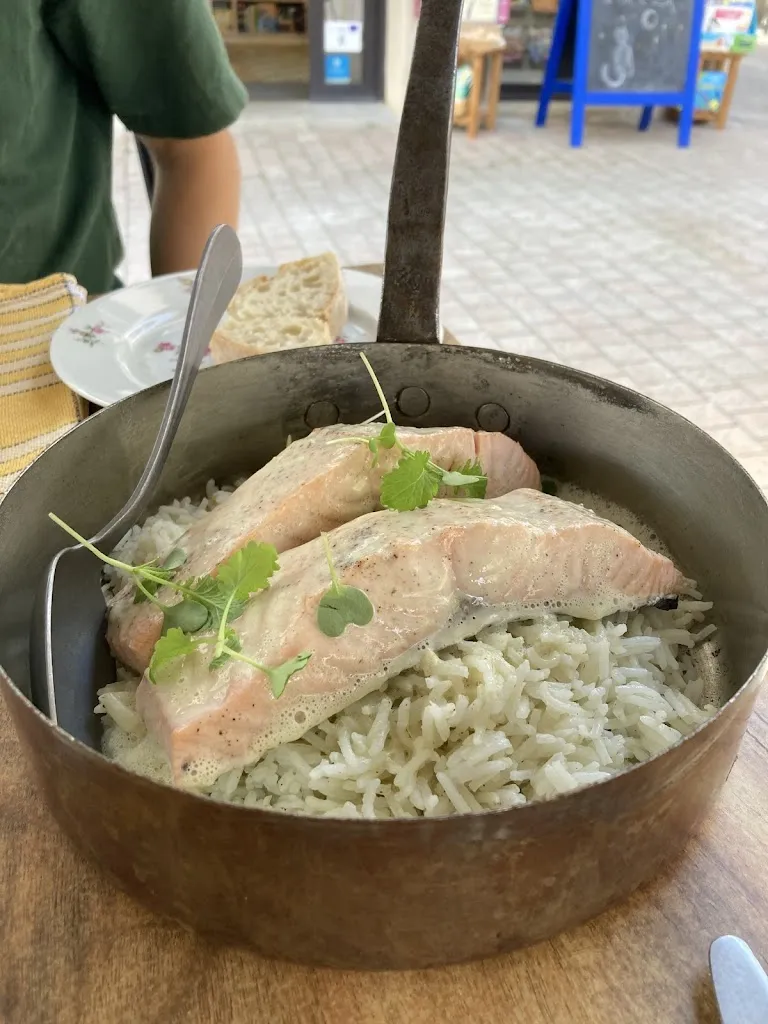 Romane Forrestier_Chez Mémé_Issoire_review