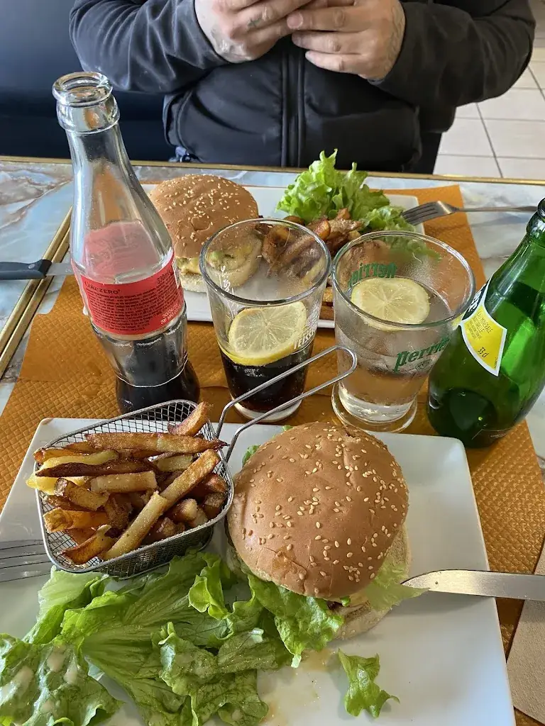 Damien Pouyadou_Brasserie Café l’Entre 2_Pompignac_review