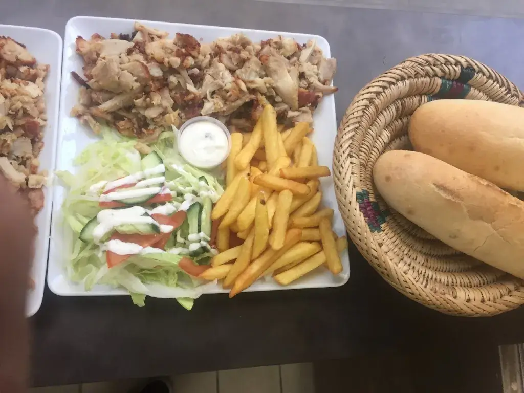 Menü_Cafétéria Aladin_Fontaine-le-Comte_Bild_6