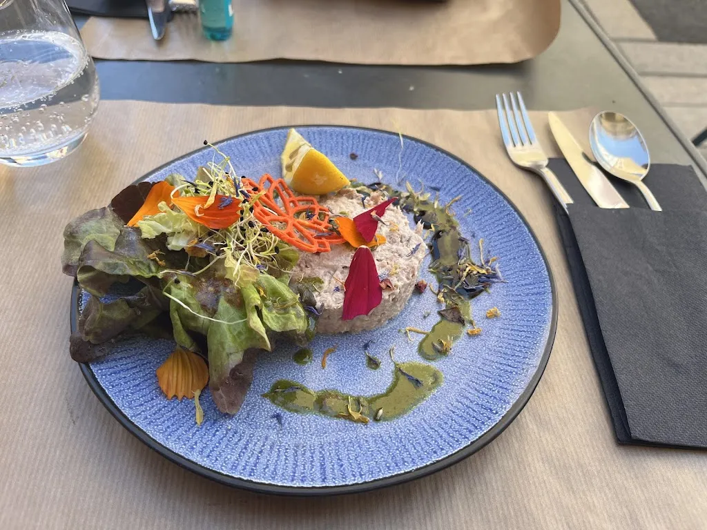 Melanie Robert_La loggia_Issoire_review