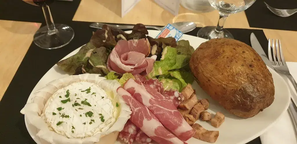 Lucrezia C._LE FUSIONNEL_Frontenay-Rohan-Rohan_review