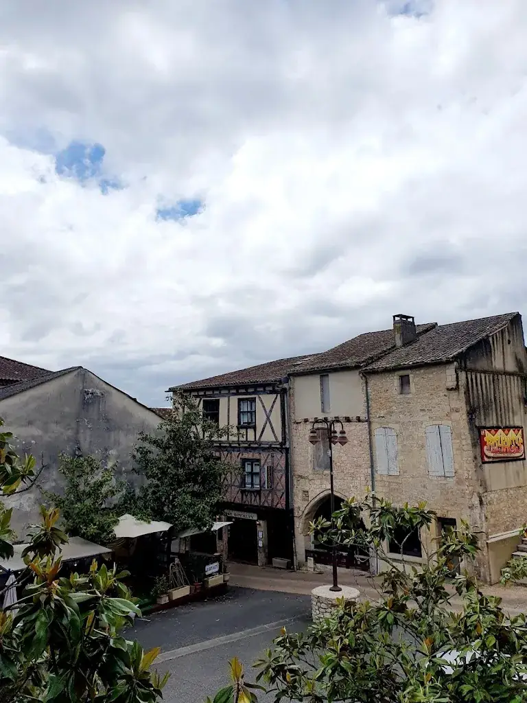 Le Royalty_Fumel_slider_image_3