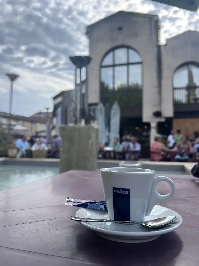 Ruben Woods_Le Canard à Bretelles_Monsempron-Libos_review