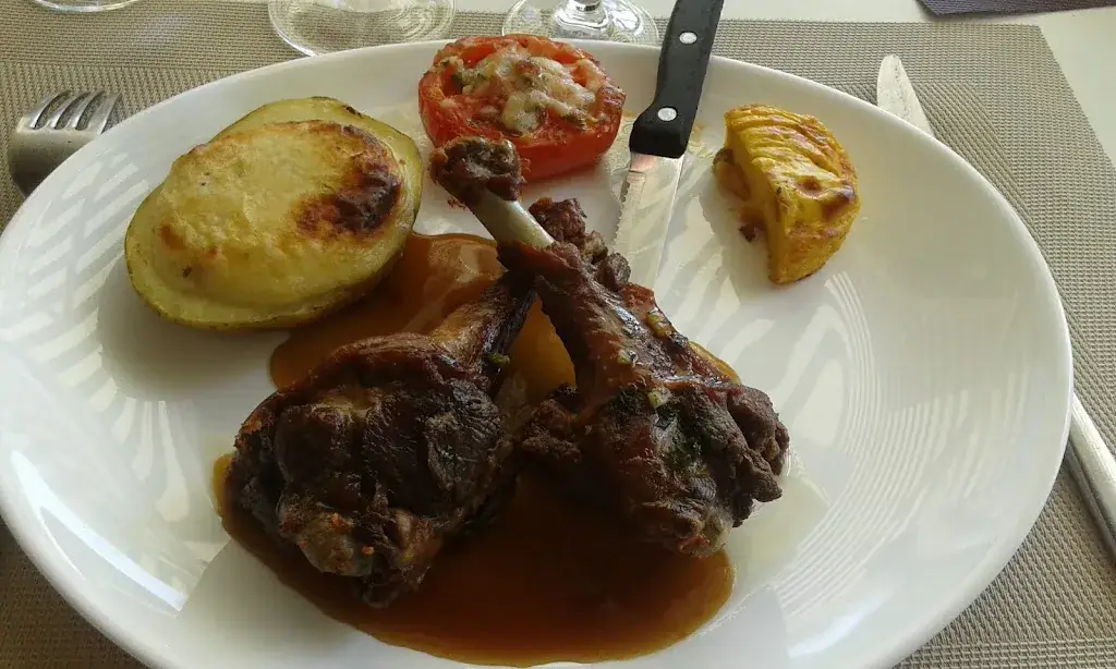 BRIT'HôTEL Restaurant La Renaissance_Fumel_slider_image_1