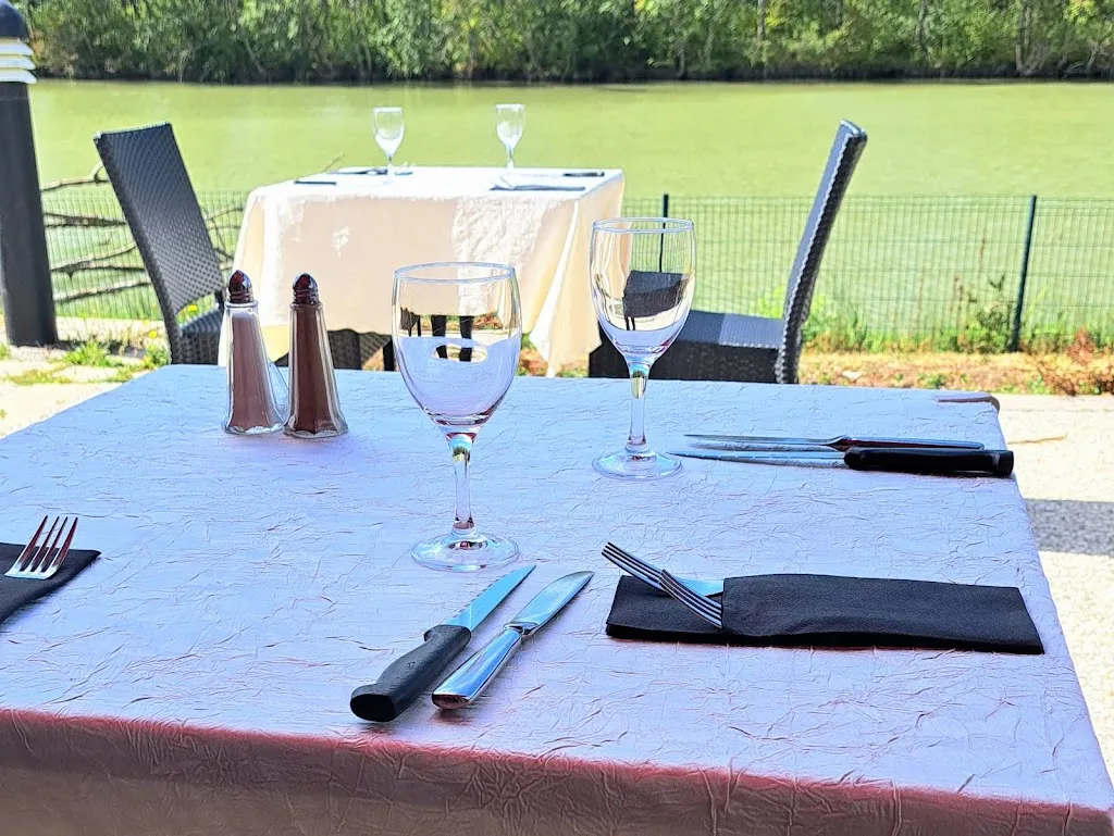 Restaurant Chez Carles restaurant à Saint-Germain-de-la-Rivière