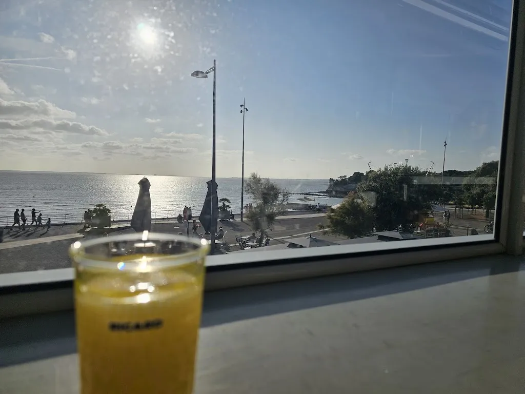 elke orens_Les Salines_Fouras_review