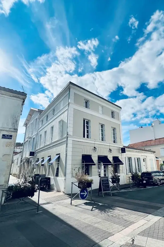 Hôtel 2 étoiles & Restaurant LE GALET BLEU restaurant in Fouras