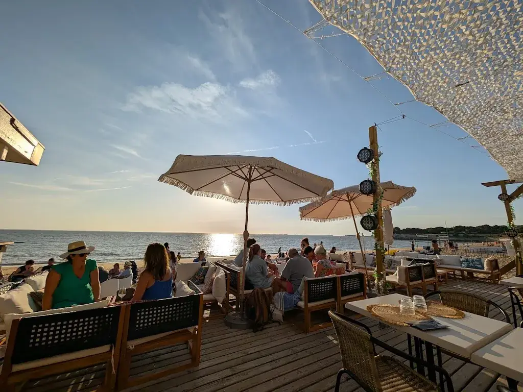 Debora Palermo_Les bains Beach Club FOURAS_Fouras_review