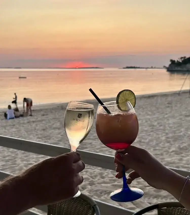 Les bains Beach Club FOURAS_Fouras_slider_image_3