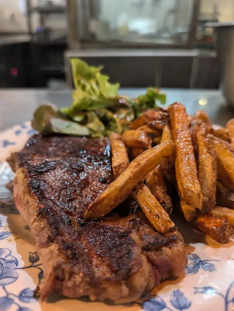 HoBistro_Issoire_slider_image_2