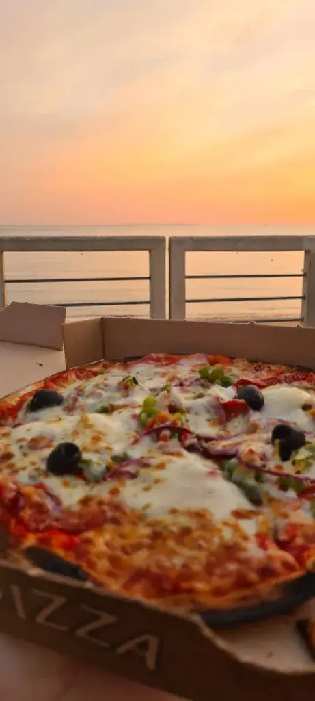 Menu_Four'As Pizz_Fouras_image_2