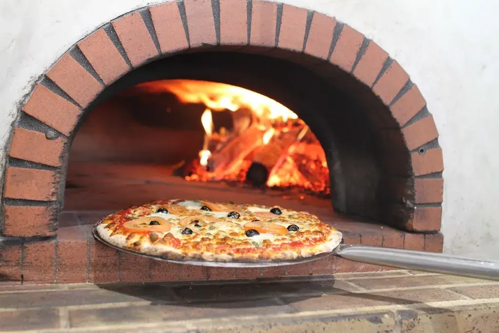 Four'As Pizz_Fouras_slider_image_2