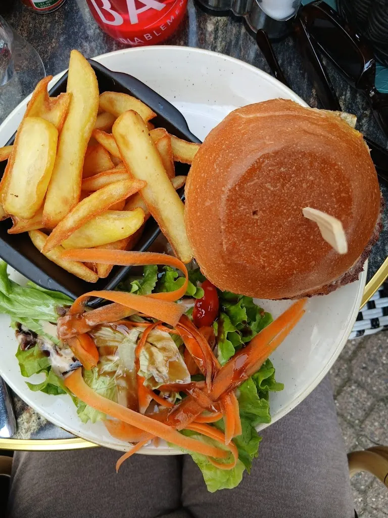 Raphaël Liberas_Au rendez-vous des copains_Issoire_review