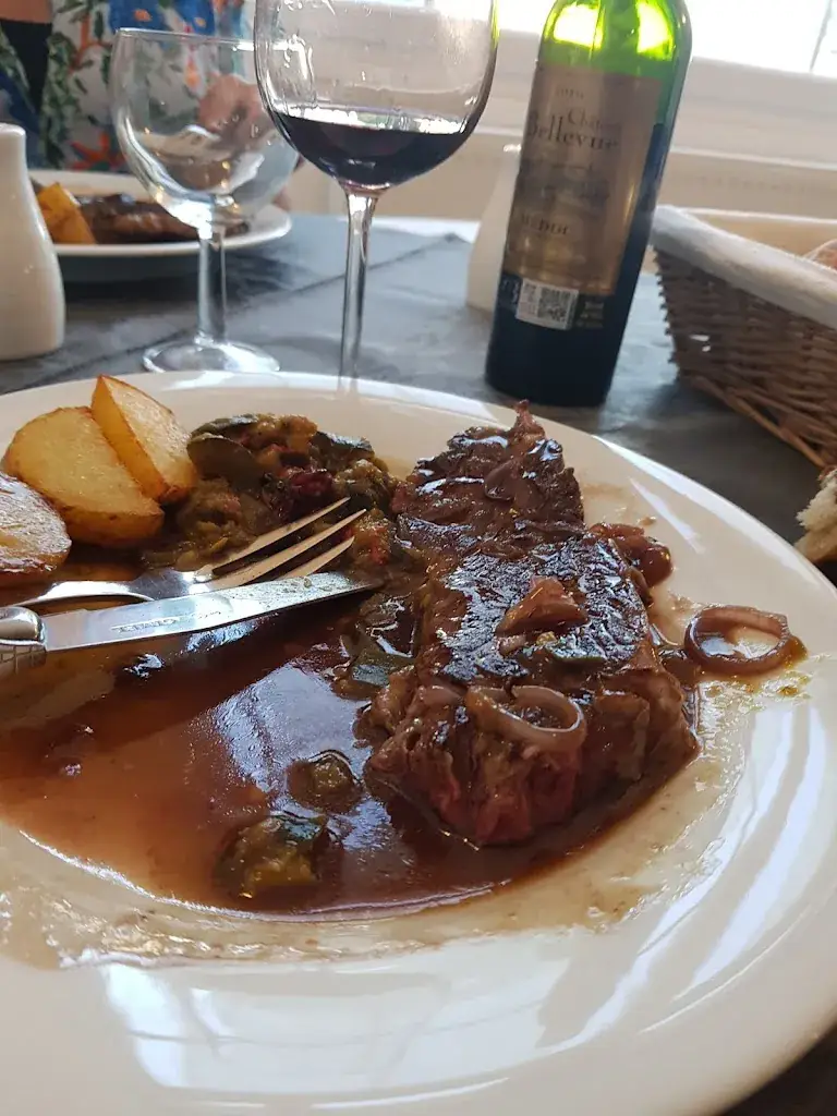 Stephen Jordan_Le Saint Roch_Queyrac_review