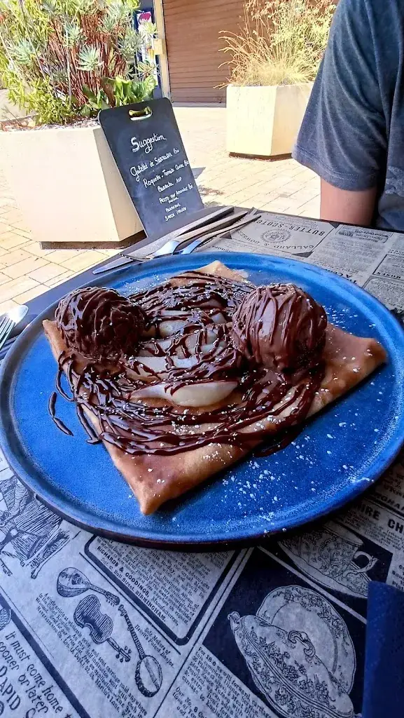 Elena Montuschi_La Crêperie d'Annecy-le-vieux_Annecy_review