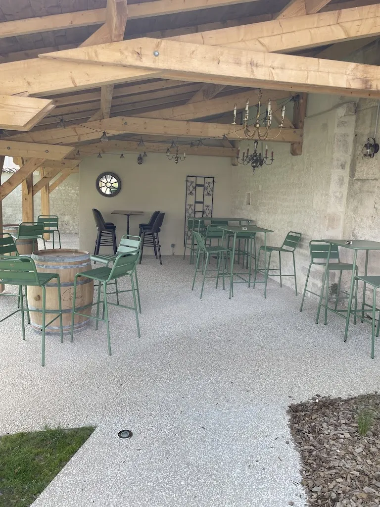 L’anomalie restaurant in Gensac-la-Pallue