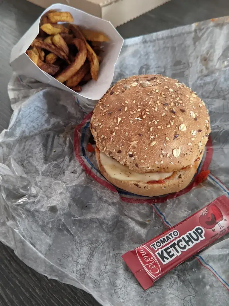 Jennifer B_NHC Pizza_Gensac-la-Pallue_review