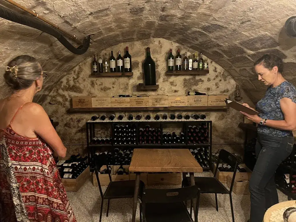 Emmy Sobieski_Arcada_Bordeaux_review