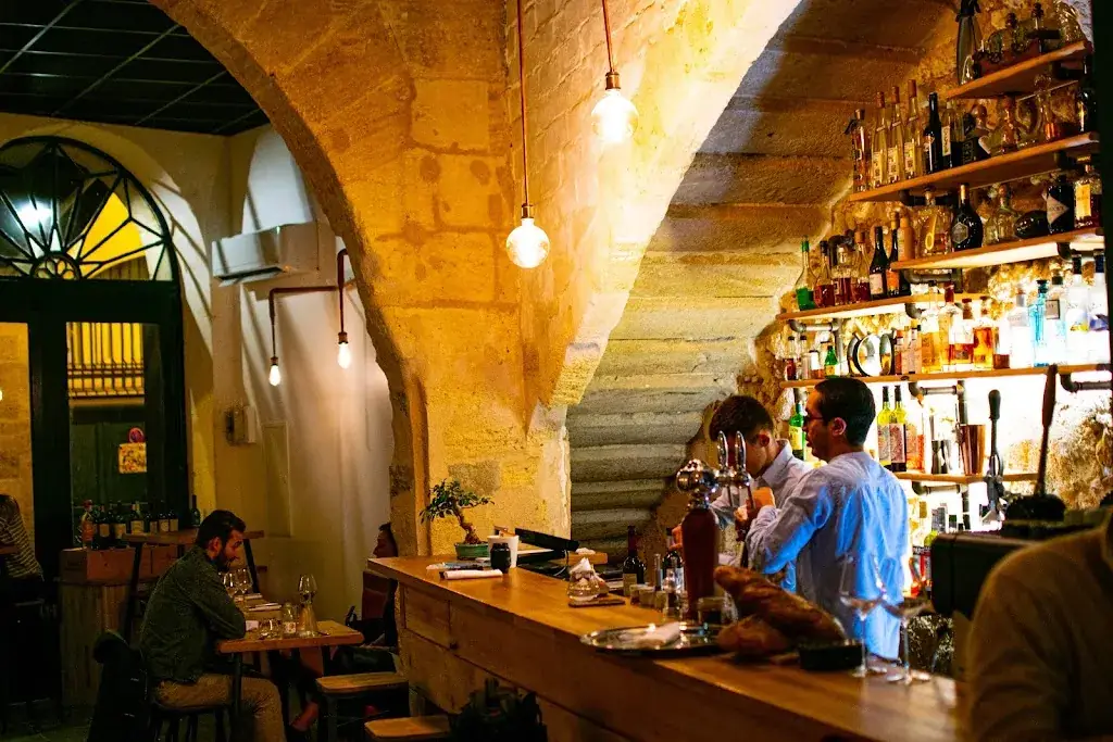 Arcada_Bordeaux_slider_image_1