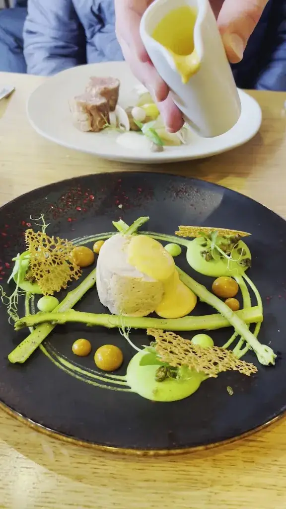 Arcada_Bordeaux_slider_image_2