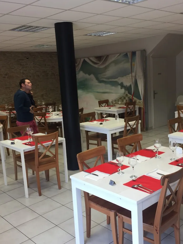 Le 143 restaurant in Cravans