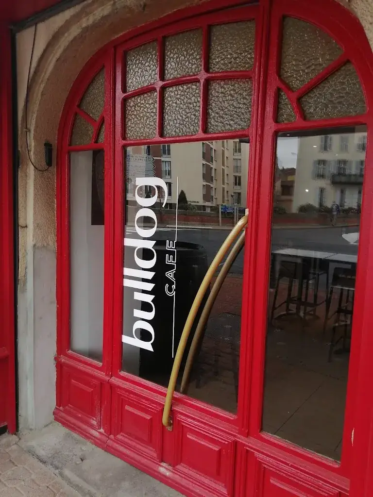 Bulldog Café Issoire restaurant in Issoire