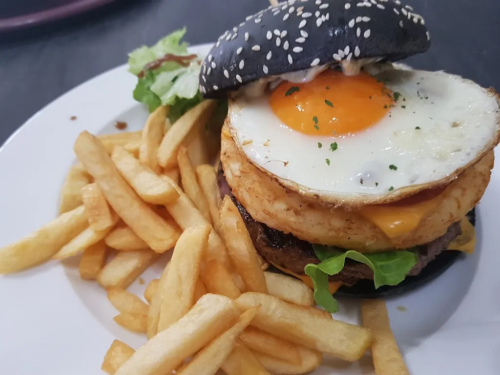 Chez Sab café restaurant_Gironde-sur-Dropt_slider_image_3