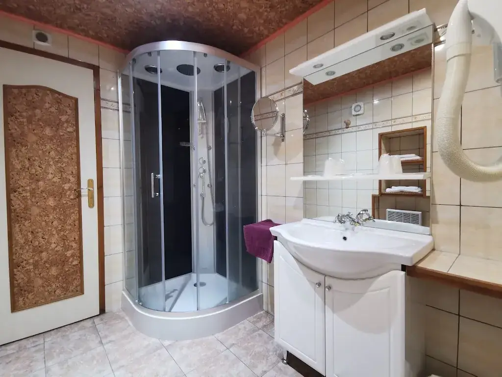 Logis l'Hostellerie du Lion d'Or_Gouzon_slider_image_2