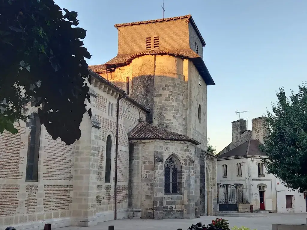 Ian Budenberg_Béa Rég'Halle restaurant brasserie_Mas-d'Agenais_review