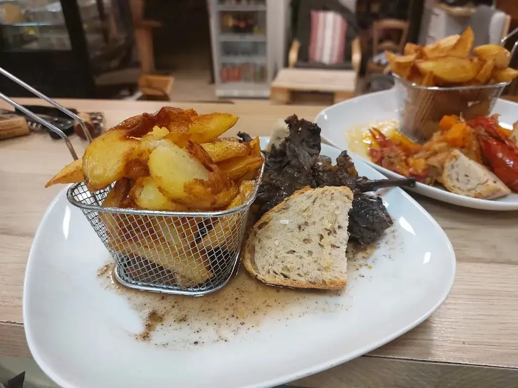 Béa Rég'Halle restaurant brasserie_Mas-d'Agenais_slider_image_3