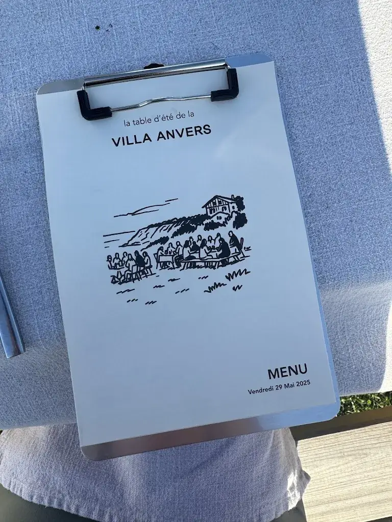 Lili Somers_Table d’été de la Villa Anvers_Guéthary_review