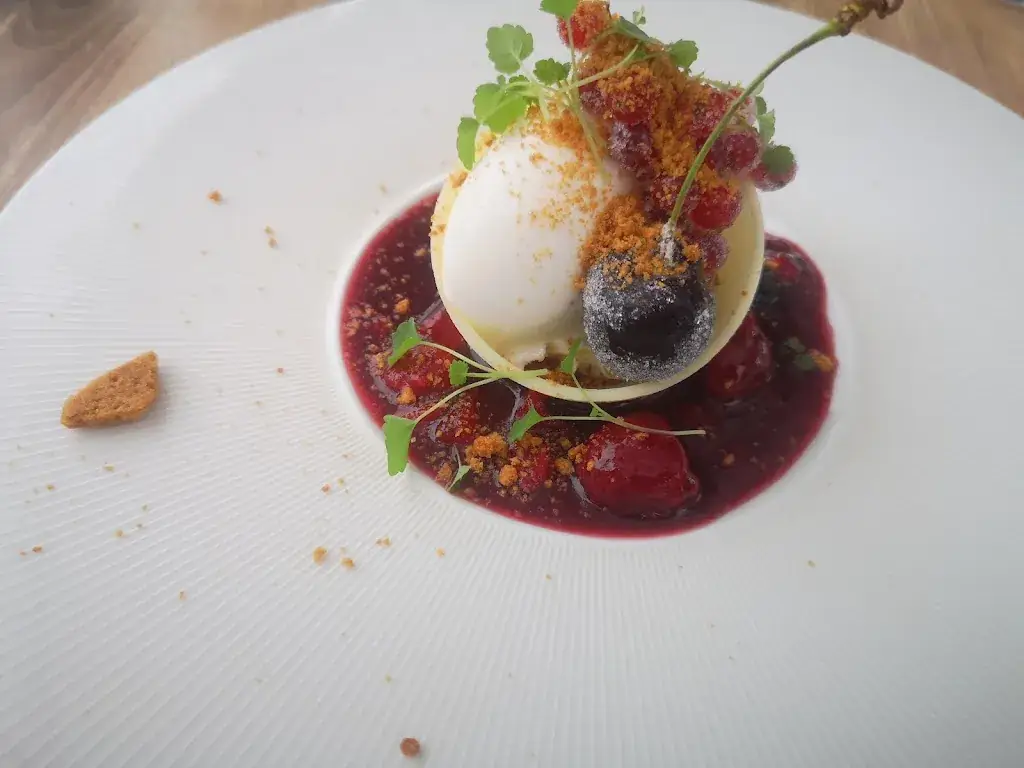 ANDRES RAMIREZ_Bernie Et Vincent Table Gourmande_Oeyreluy_recensione