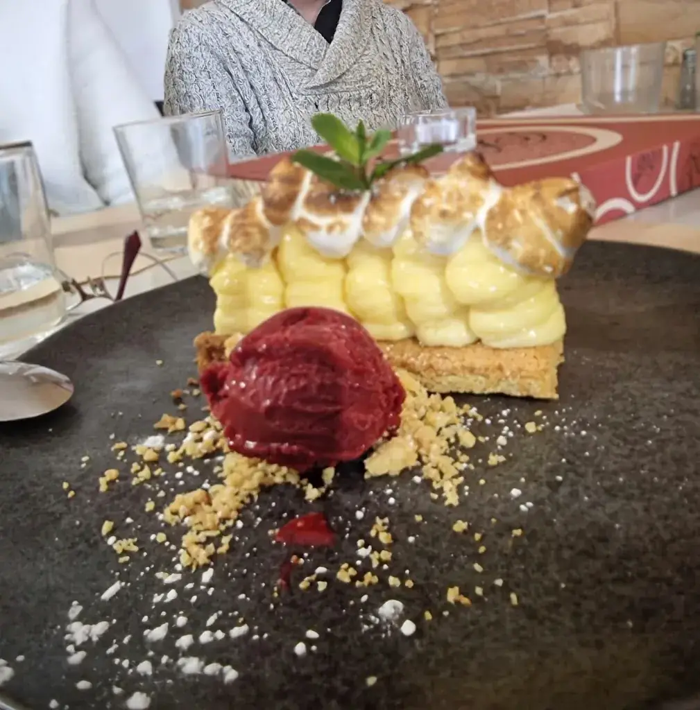 Corine Thuret Munsch_La casa di papa_Hinx_review